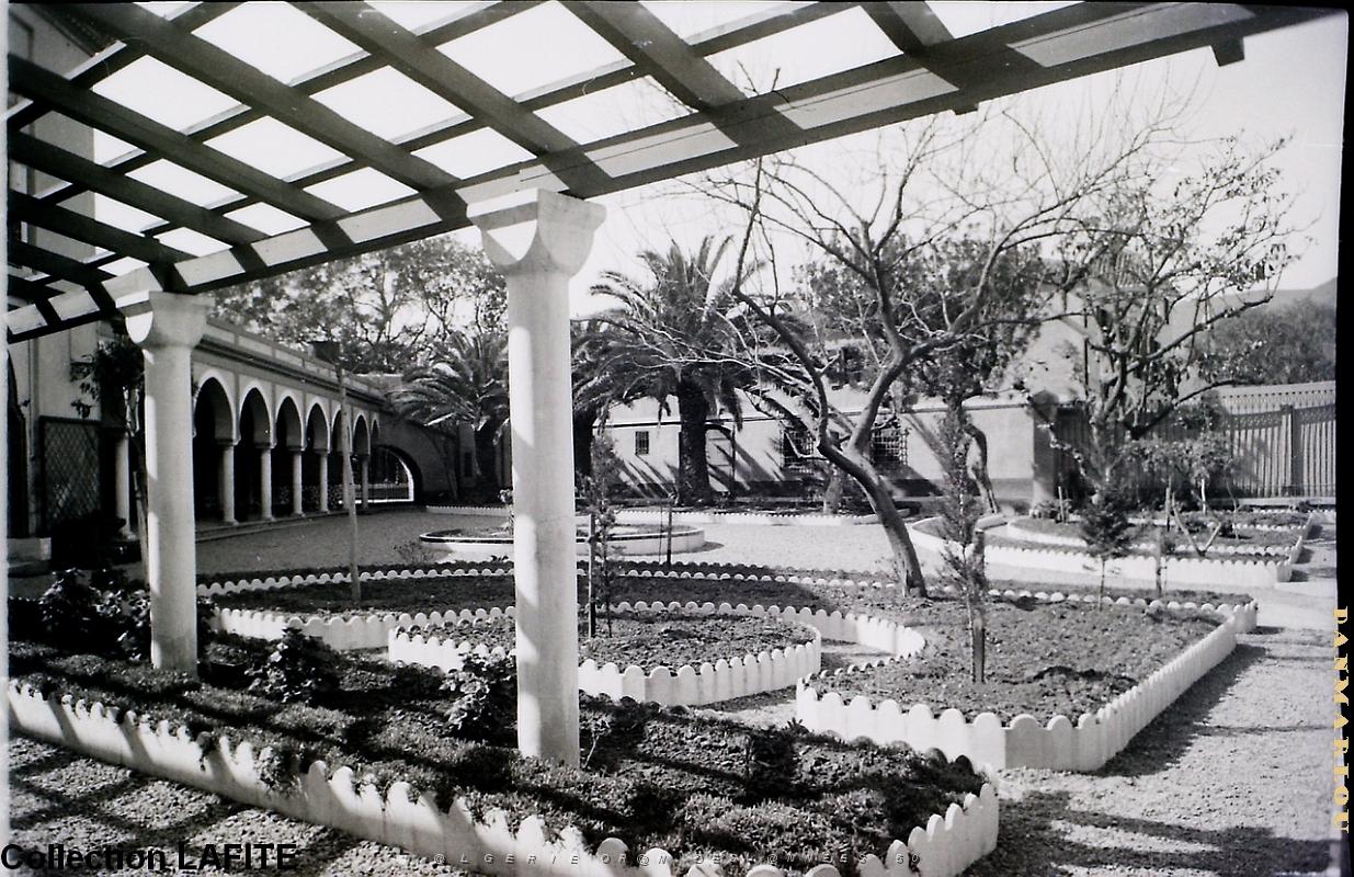 CN bb- 09- Palais du Dey- Collection Lafite.JPG